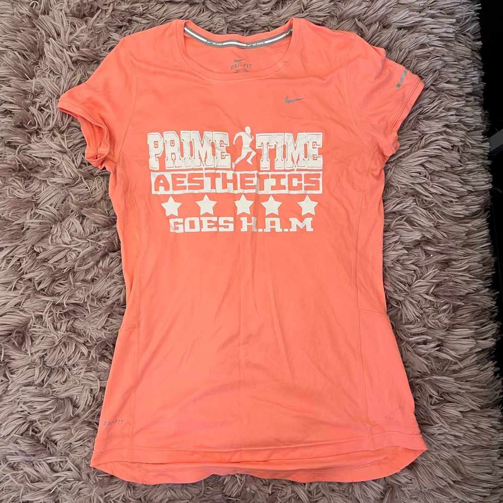 Nike tshirt